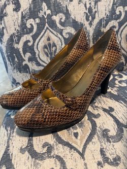 Anne Klein Snake Skin Mary Jane Heels size 8