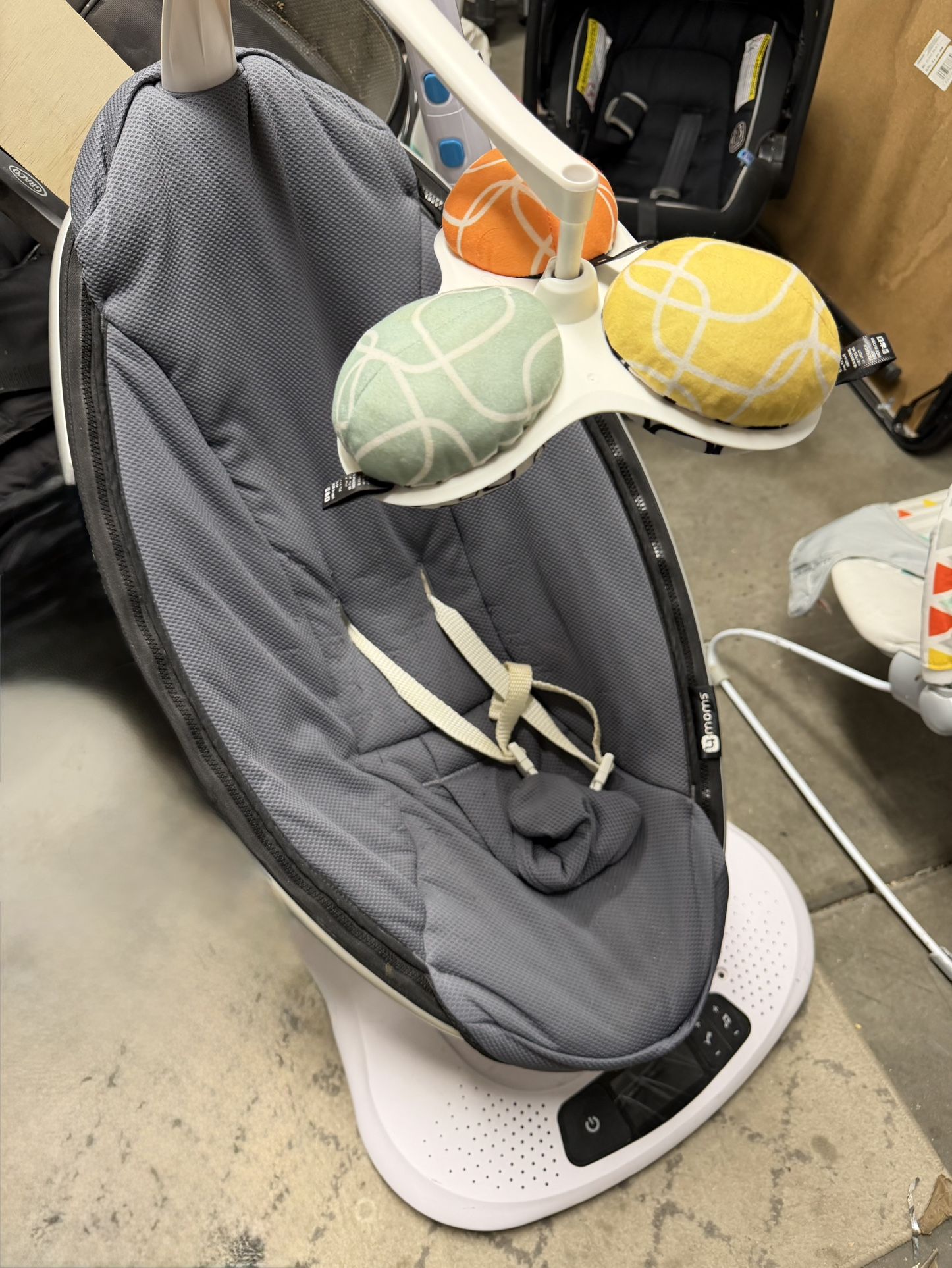 4moms Mamaroo 4Baby Swing - Great Condition