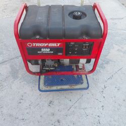 GENERATOR- SELLING AS IS‼️NO WHEELS‼️IT STARTS AND IS WORKING ‼️