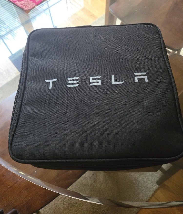 Tesla Mobile Connector