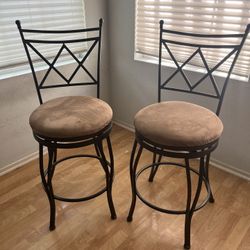 2 Bar stools 