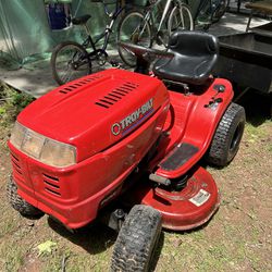 Troy Bilt Lawn Tractor 