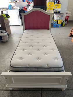 TWIN BED FRAME WITH CLEAN MATTRESS