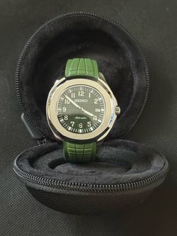 Seiko NH35 Automatic Watch (Aquanaut style) green