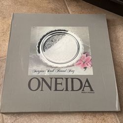 Oneida Georgian Scroll Round Tray