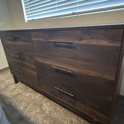 Bedroom Set – Dresser + 2 Nightstands