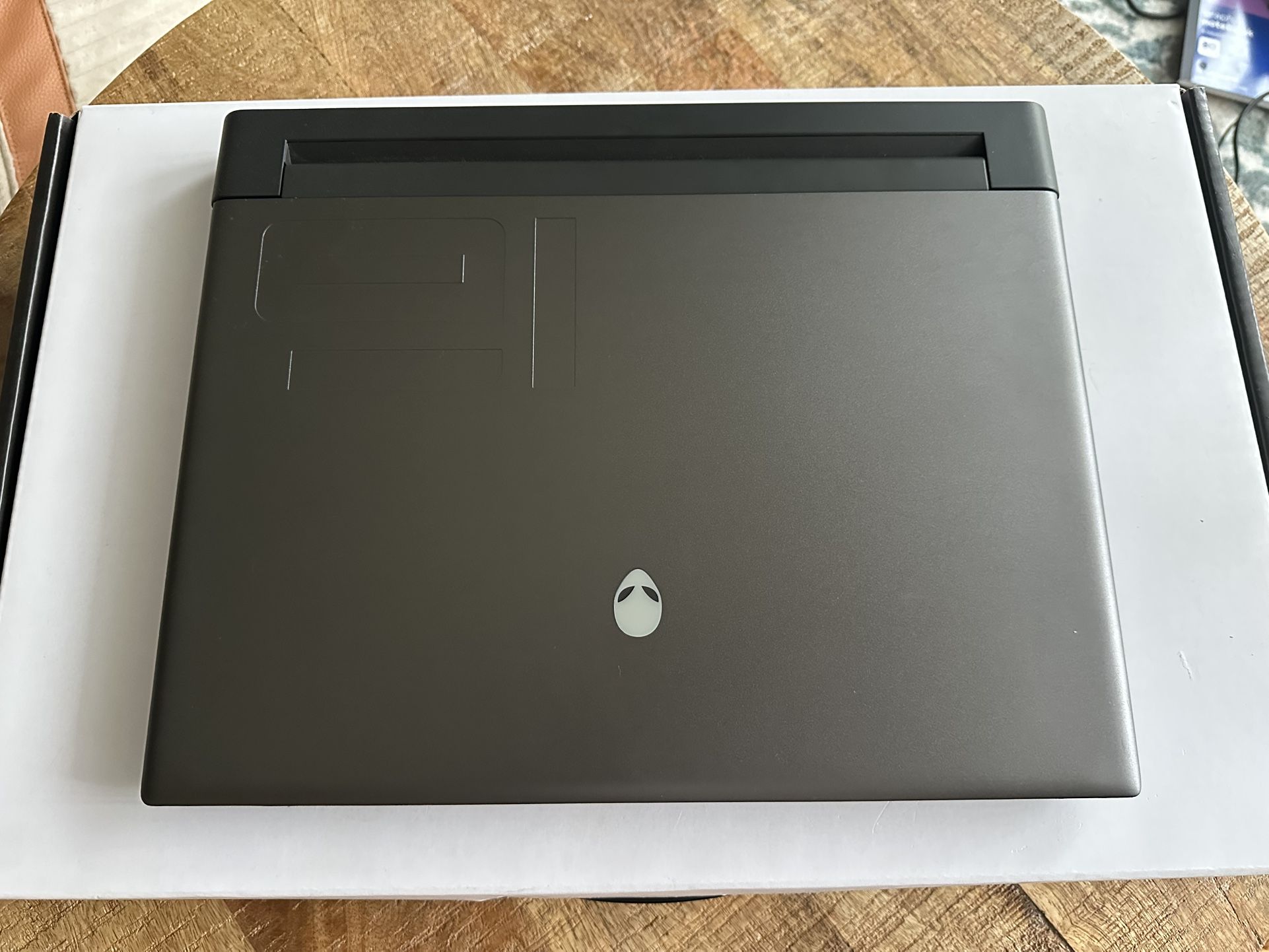 Alienware M16R1 Gaming Laptop