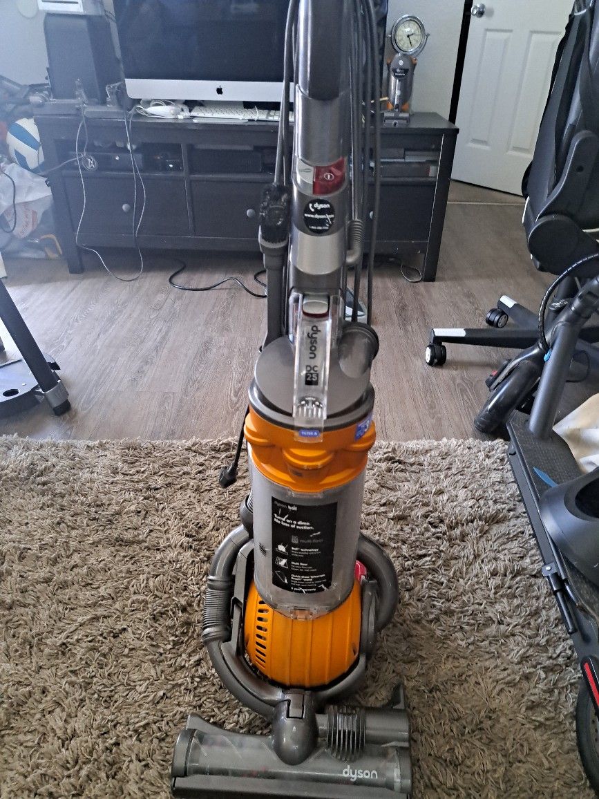 Dyson Vacuum Dc25