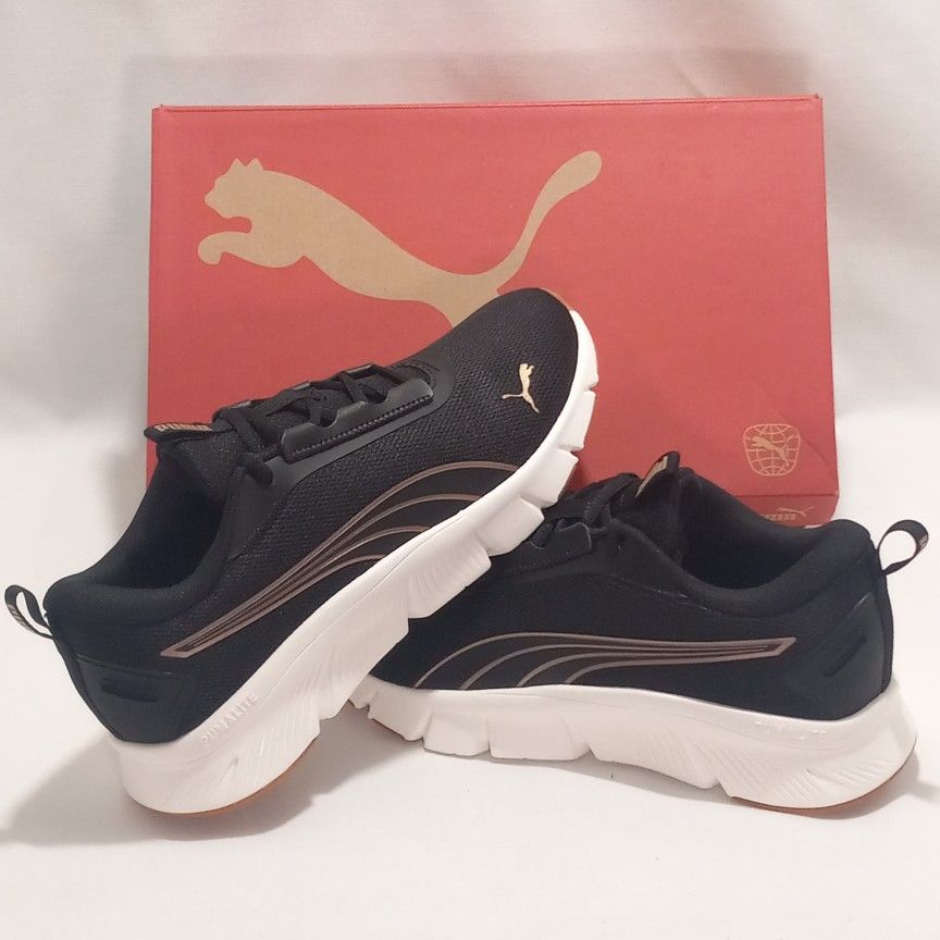 PUMA Ladies' Flex Lite Sneaker Available in Size 10