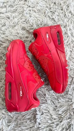 Size 10 Men’s Nike Air Max 90 Essential University Triple Red AJ1285-602.