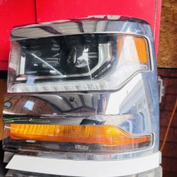 2018 Chevy Silverado OEM Driver Side Headlight Assembly 