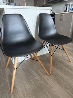 Set of 2 Black Modern Dining Chairs – Wood Legs