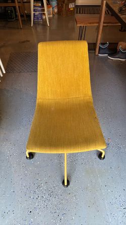 Desk chair