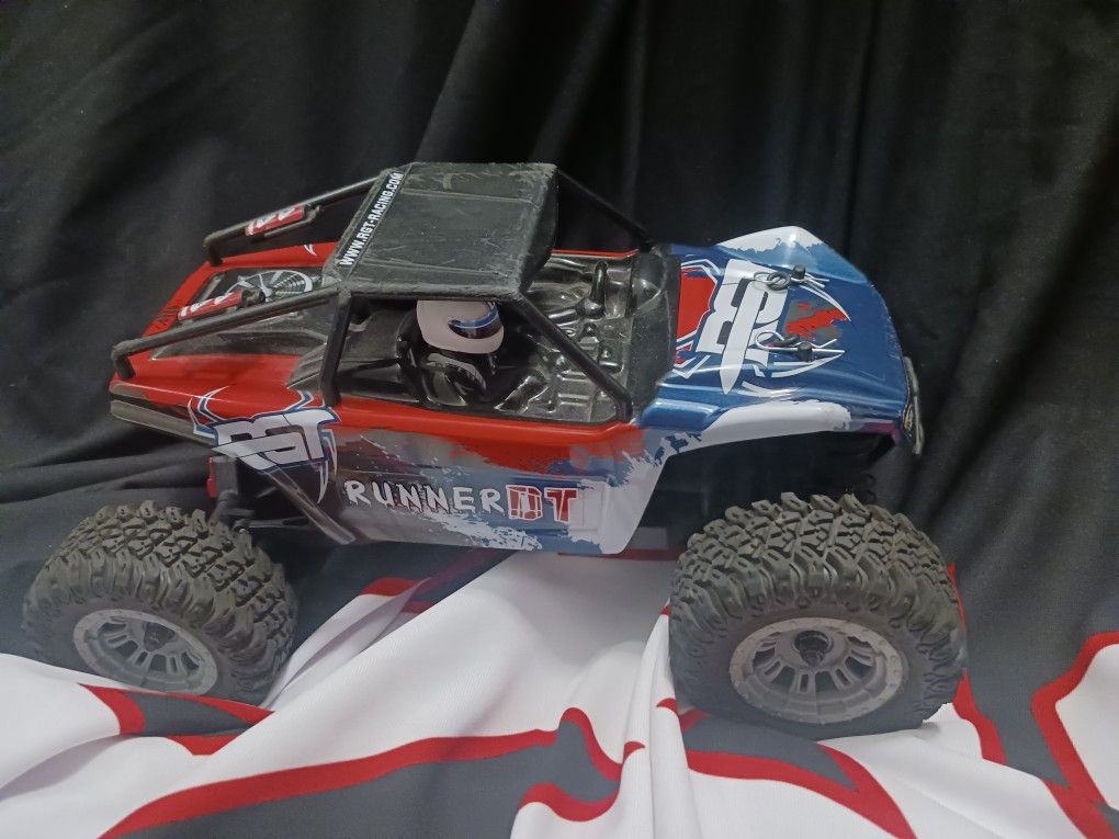 RGT 1/16 DT Runner