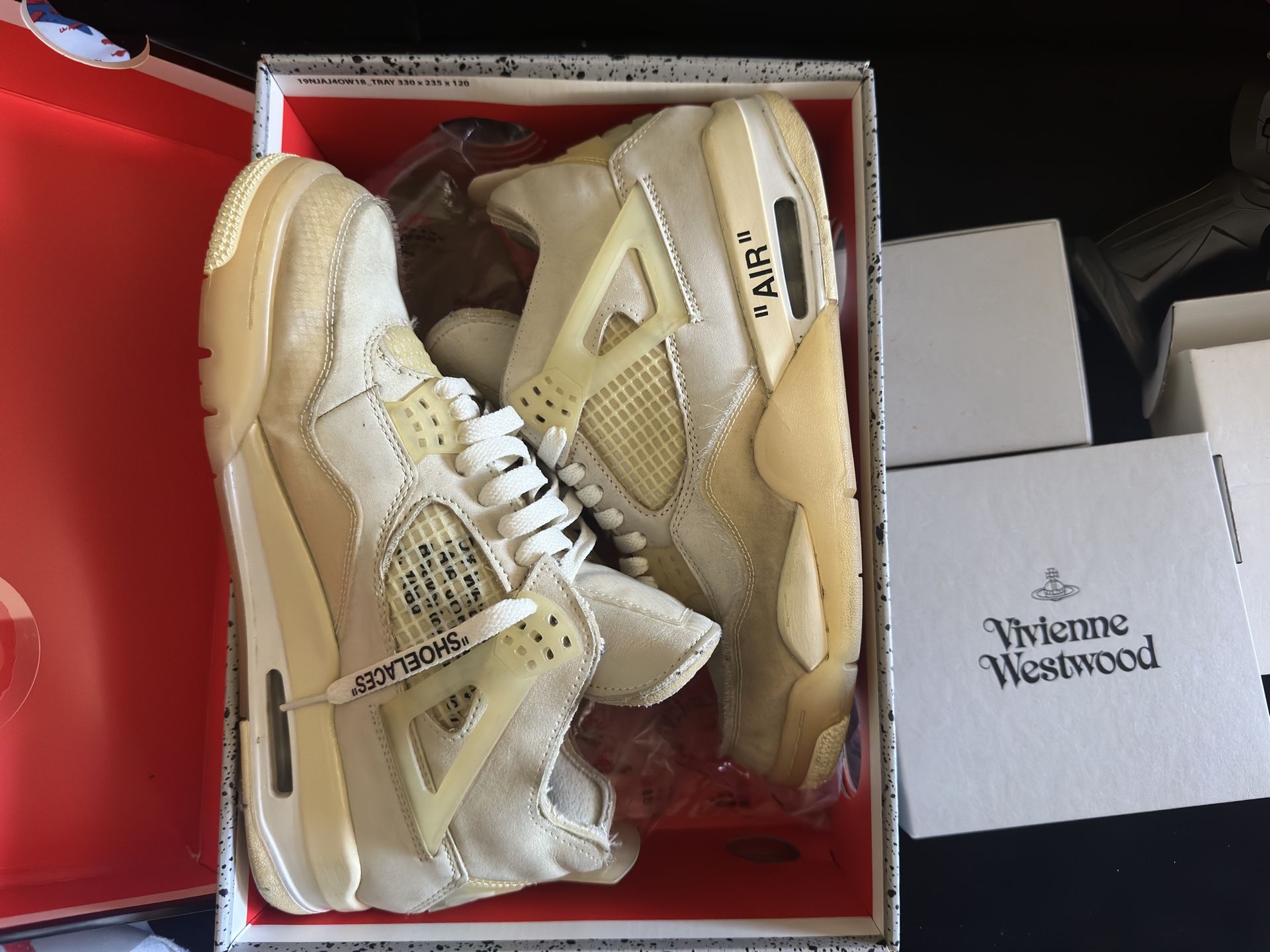Off White Jordan 4