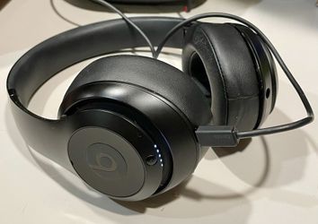 Beats by Dr. Dre Studio3 Wireless Over Ear Headphones - Black/Red