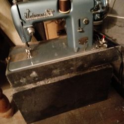 Universe Sewing Machine 