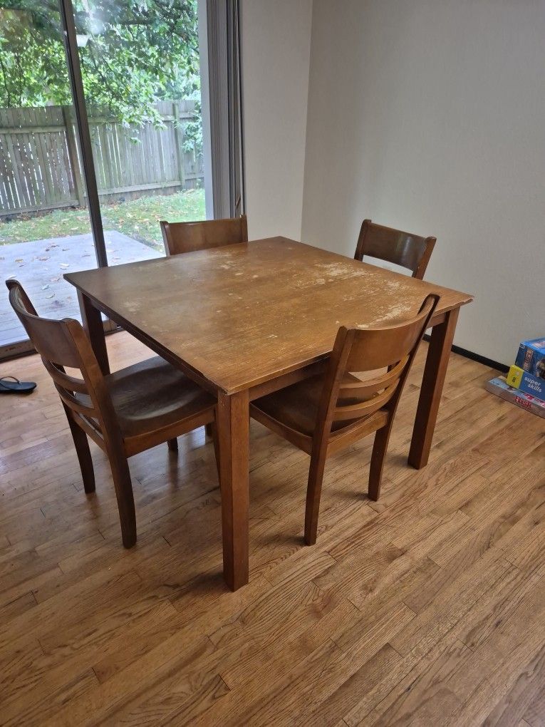 Square Dining Table With 4 Chairs