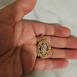 14k virgen mary gold pendant