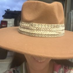 Women’s Fedora & Felt Hat Bundle (4 Hats) – Excellent Condition 