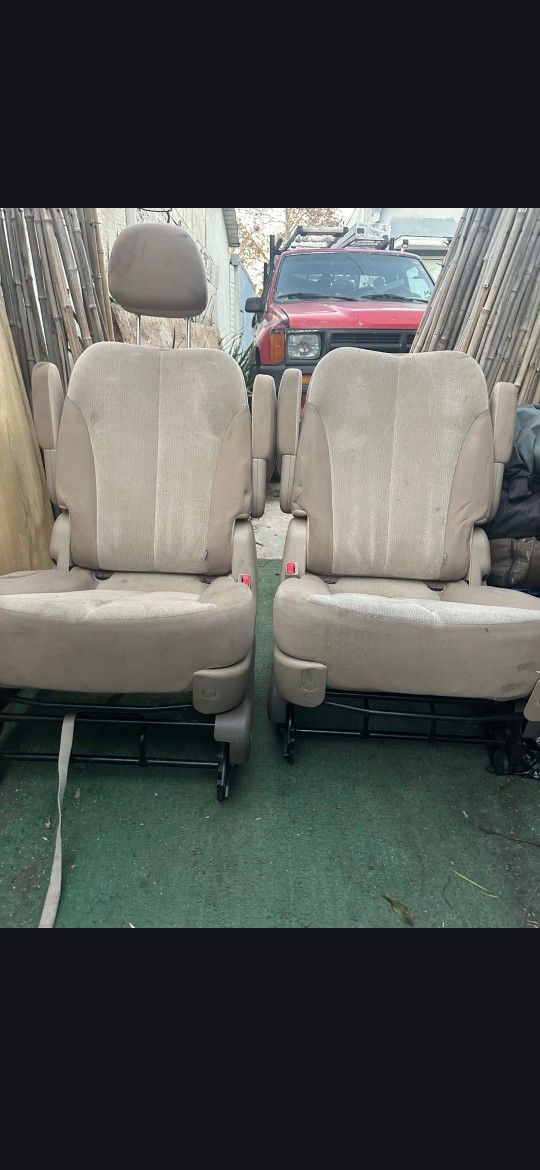 2006-2014 Kia Sedona Car Seats
