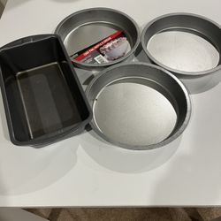 Baking Pan Set 3 heavy steel 9” round & 1 nonstick loaf pan