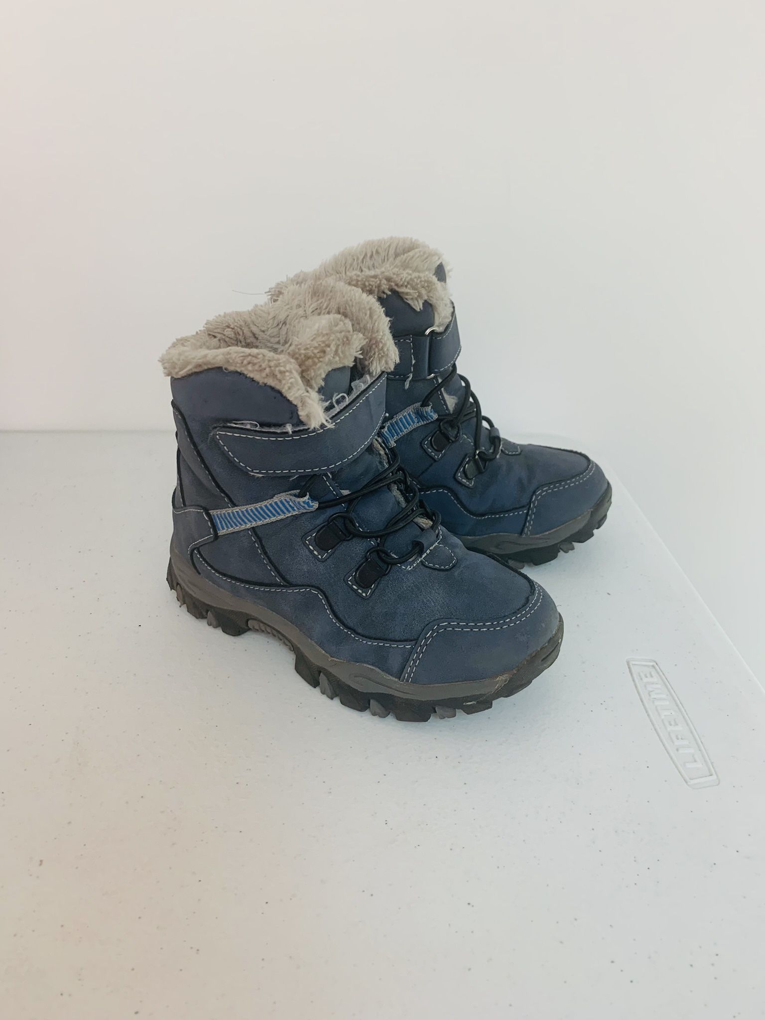 Warm Durable Rain / Snow Boots Shoes For Kids Toddler Ages 4-5 Years Old. Very Warm And Cozy Waterproof Size Is 11