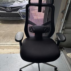 Desk chair, very good condition