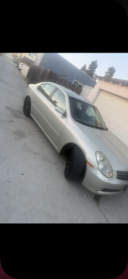 2005 Infiniti g35 ($1,300)   drives good. No reverse