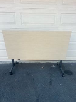 Herman Miller Everywhere Nesting Table