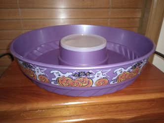 Halloween Chip and Covered  Dip Plastic Dish.  13" Diameter