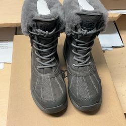 UGG W Adirondack Boot Size7.5