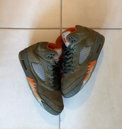 Jordan 5 olive size 9.5