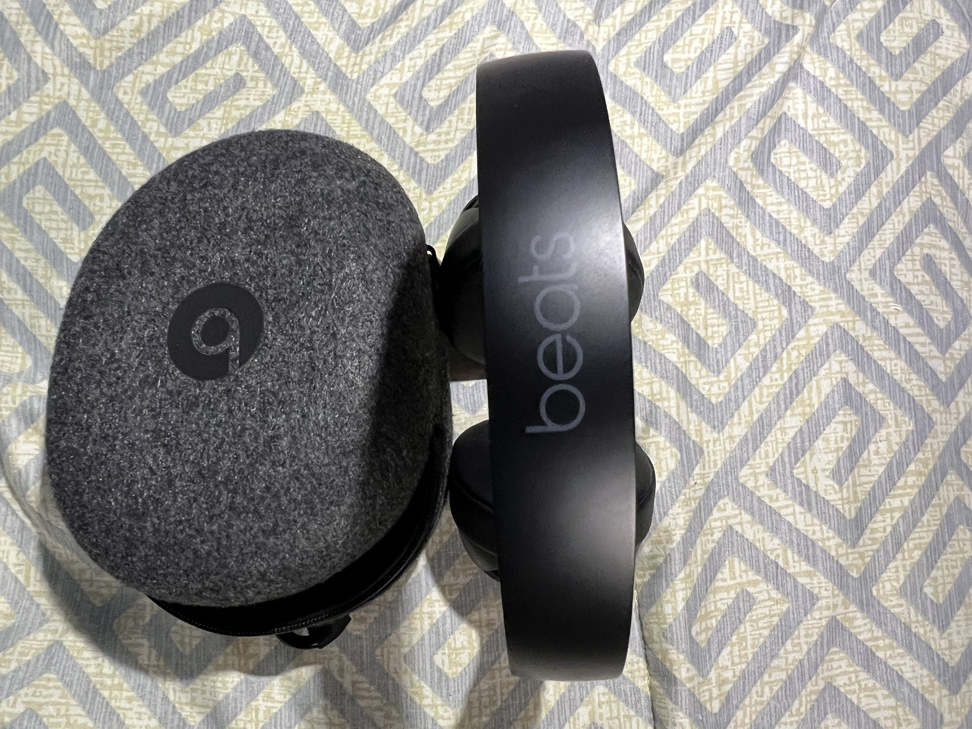 Apple Beats Solo Pro Wireless Noise Cancelling On-Ear Headphones 