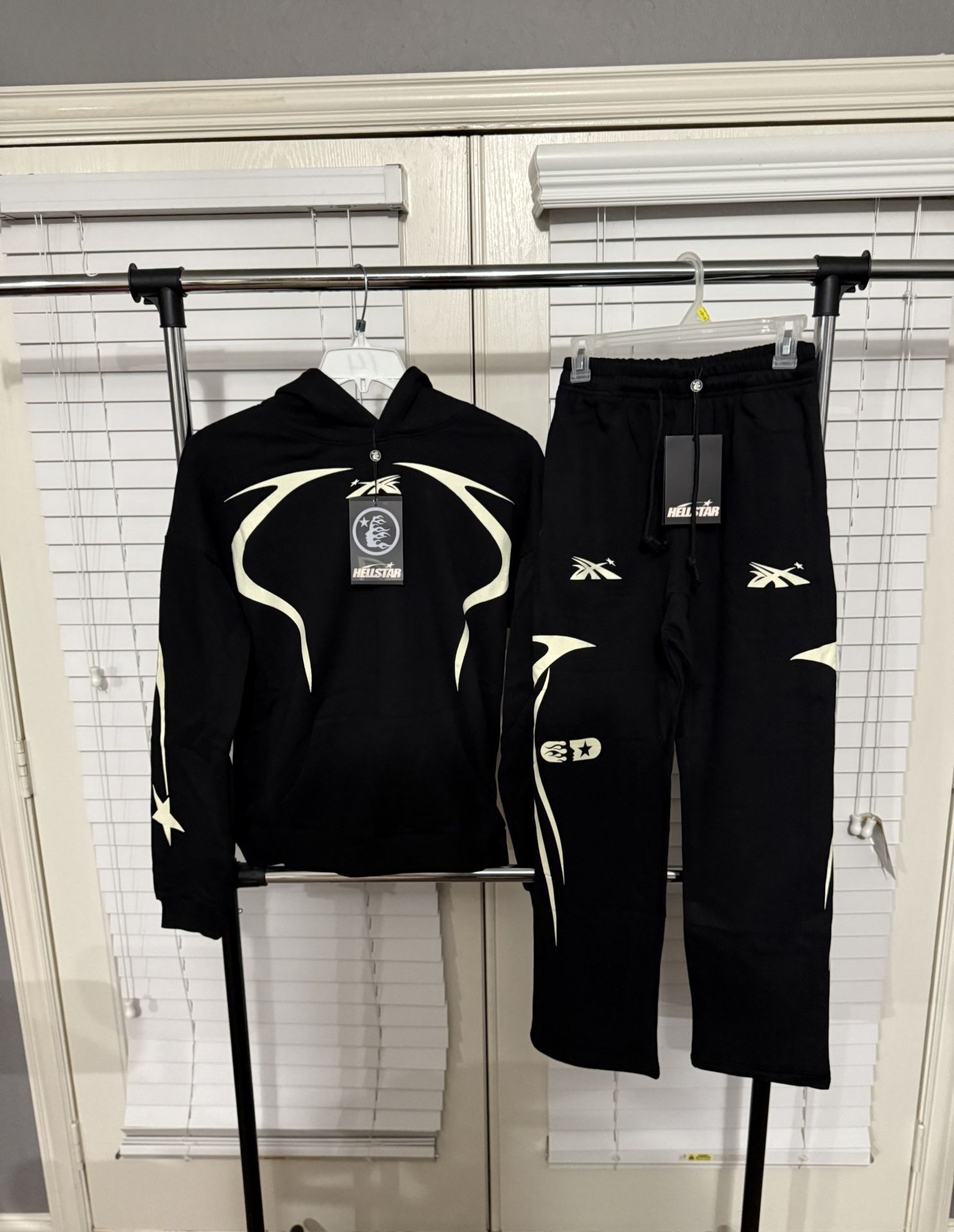 Hellstar Black/Cream Set