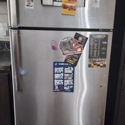 Ge brand  refrigerator works good asking 150