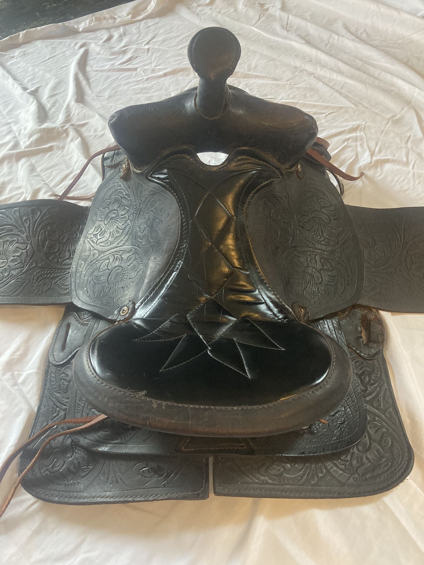 15” Leather Horse Saddle Tooled