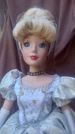 DISNEY CINDERELLA PRINCESS PORCELAIN 16" DOLL