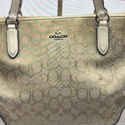 COACH ZIP TOP TOTE IN SIGNATURE  