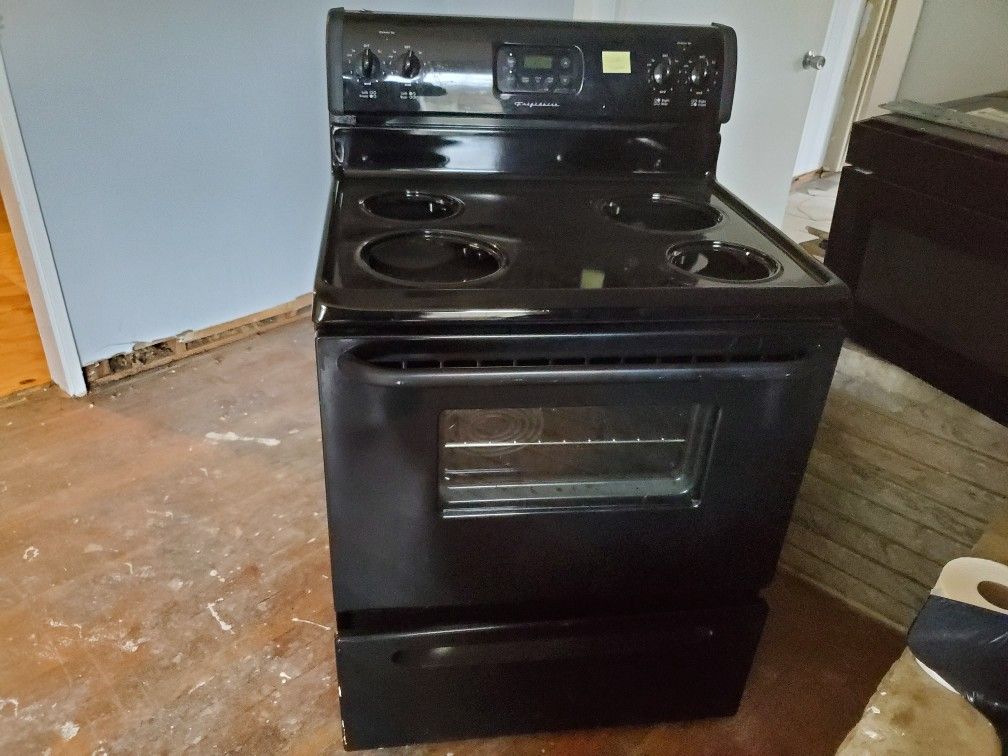 Both appliances Fridgerdare. Great condition.