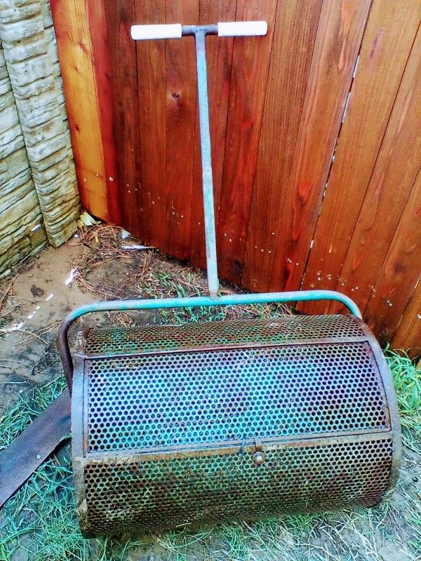Dirt Spreader - To Seed And Spread Dirt Evenly On Lawn