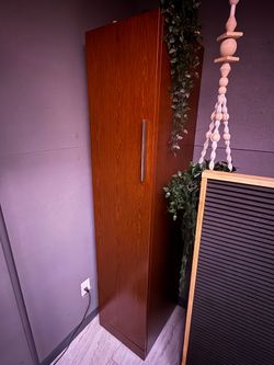 Storage cabinet