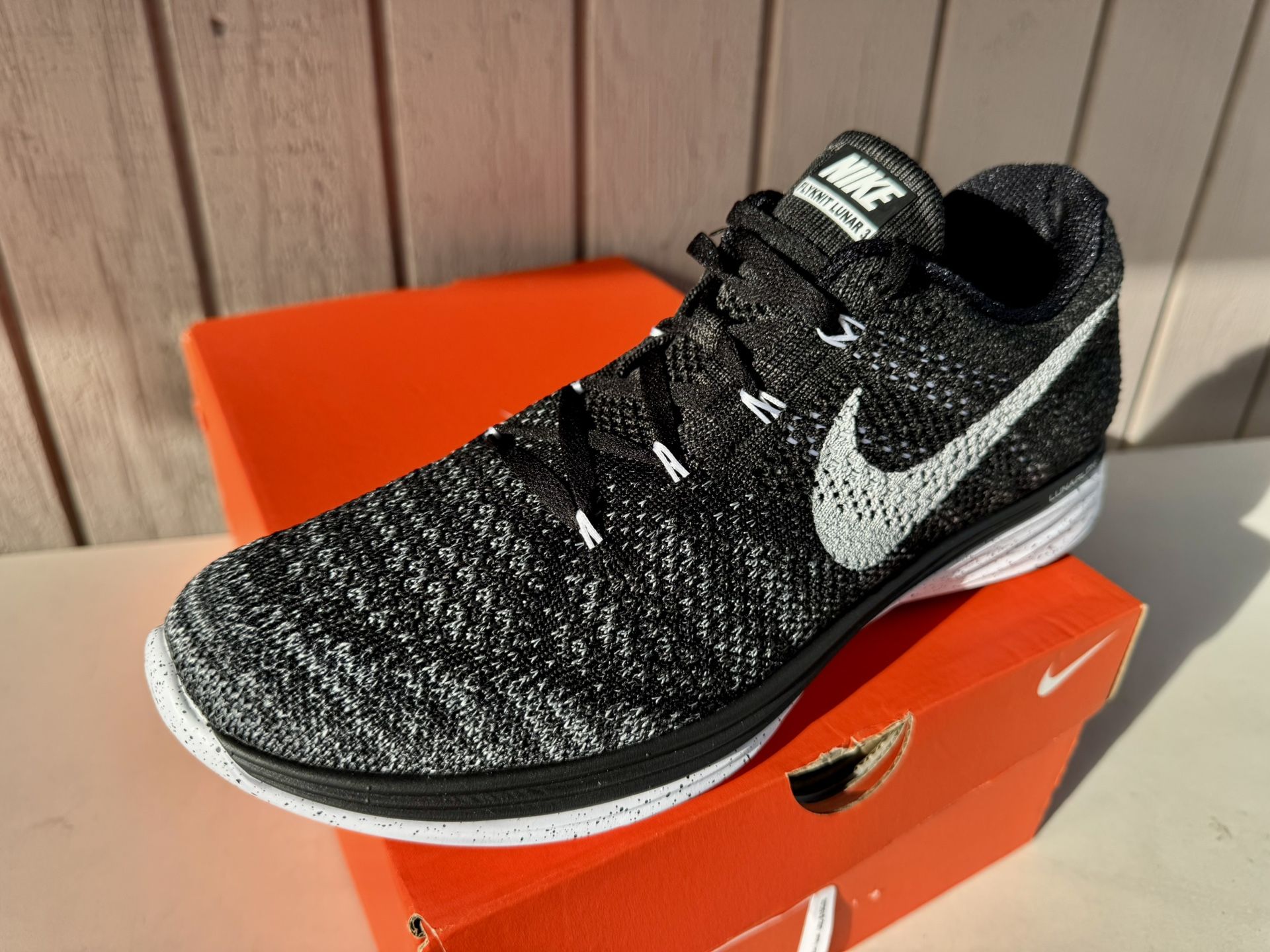 New!! Nike Lunar Flyknit Oreo Black White Grey Mens Running