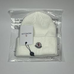 **NEW W/ TAGS ** Moncler White Beanie Knit Cap Ribbed Thick Hat Small Logo** 