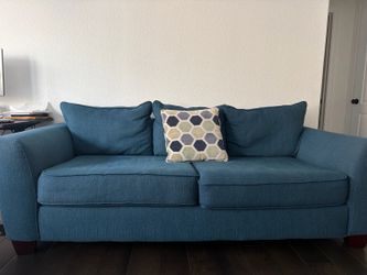 Rooms To Go Blue Fabric Sofa – Excellent Condition – Modern 3-Seat Couch