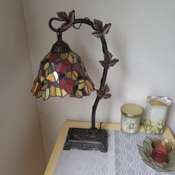 Tiffany Shade Lamp With Brass Base Flowers 