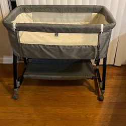 Baby Grey Bassinet 