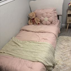 Twin size bed
