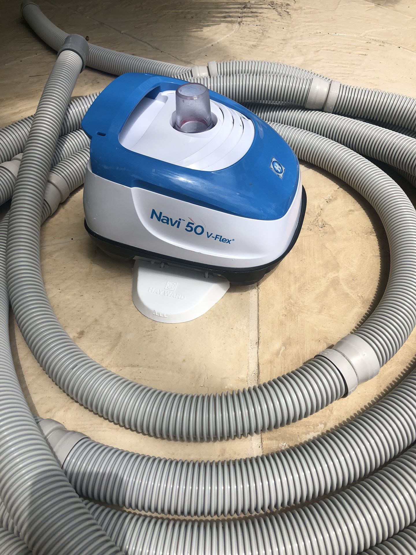 Hayward Navi 50 vflex pool vacuum automation 4 months old for Sale in