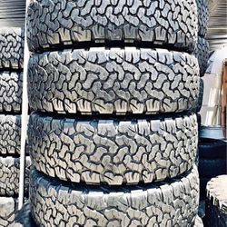 275/70/18 Bfgoodich Ko2 Set De Tires En Buenas Condiciones De Vida Las 4